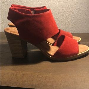 Toms heels  Never been worn